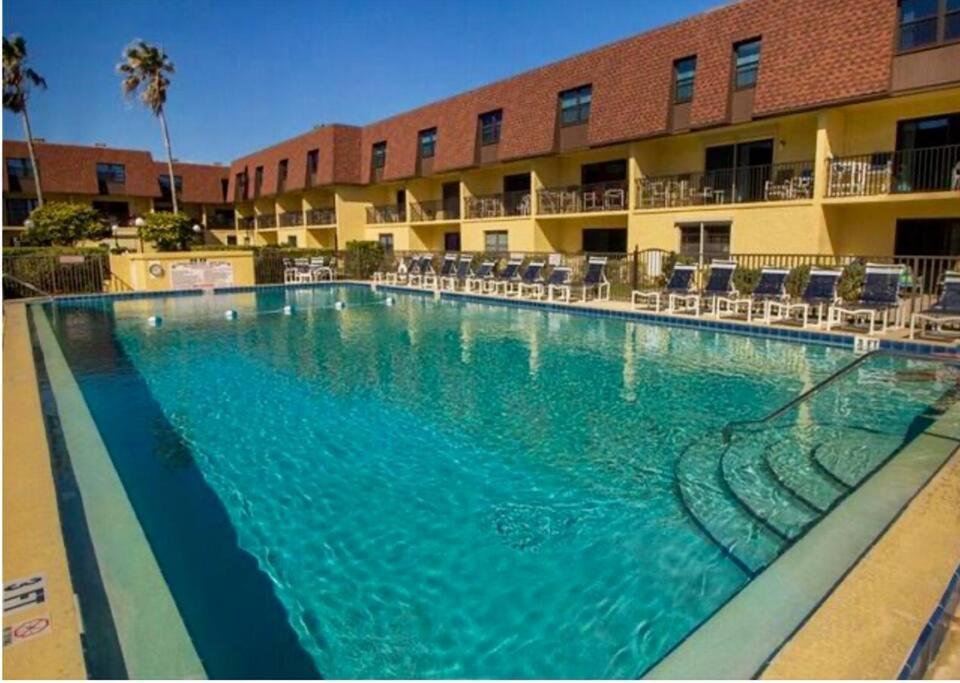 Condo By The Sea! Cocoa Beach Exteriör bild