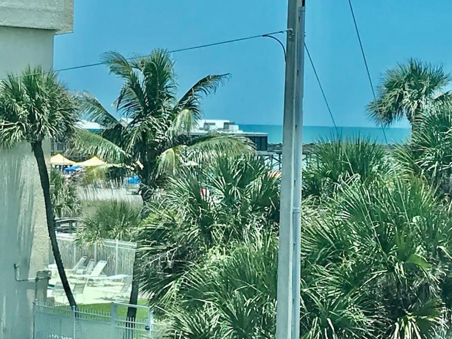 Condo By The Sea! Cocoa Beach Exteriör bild