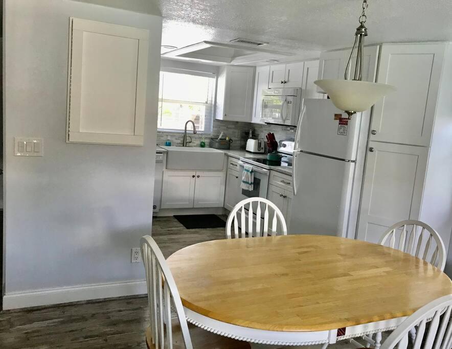 Condo By The Sea! Cocoa Beach Exteriör bild